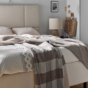 Тапицирано легло с крака Geometric 180x200 I Флор Декор