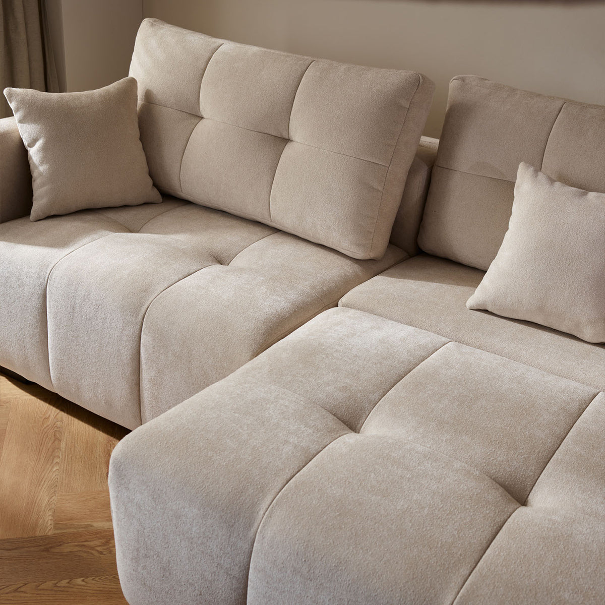 Триместен диван Duvio