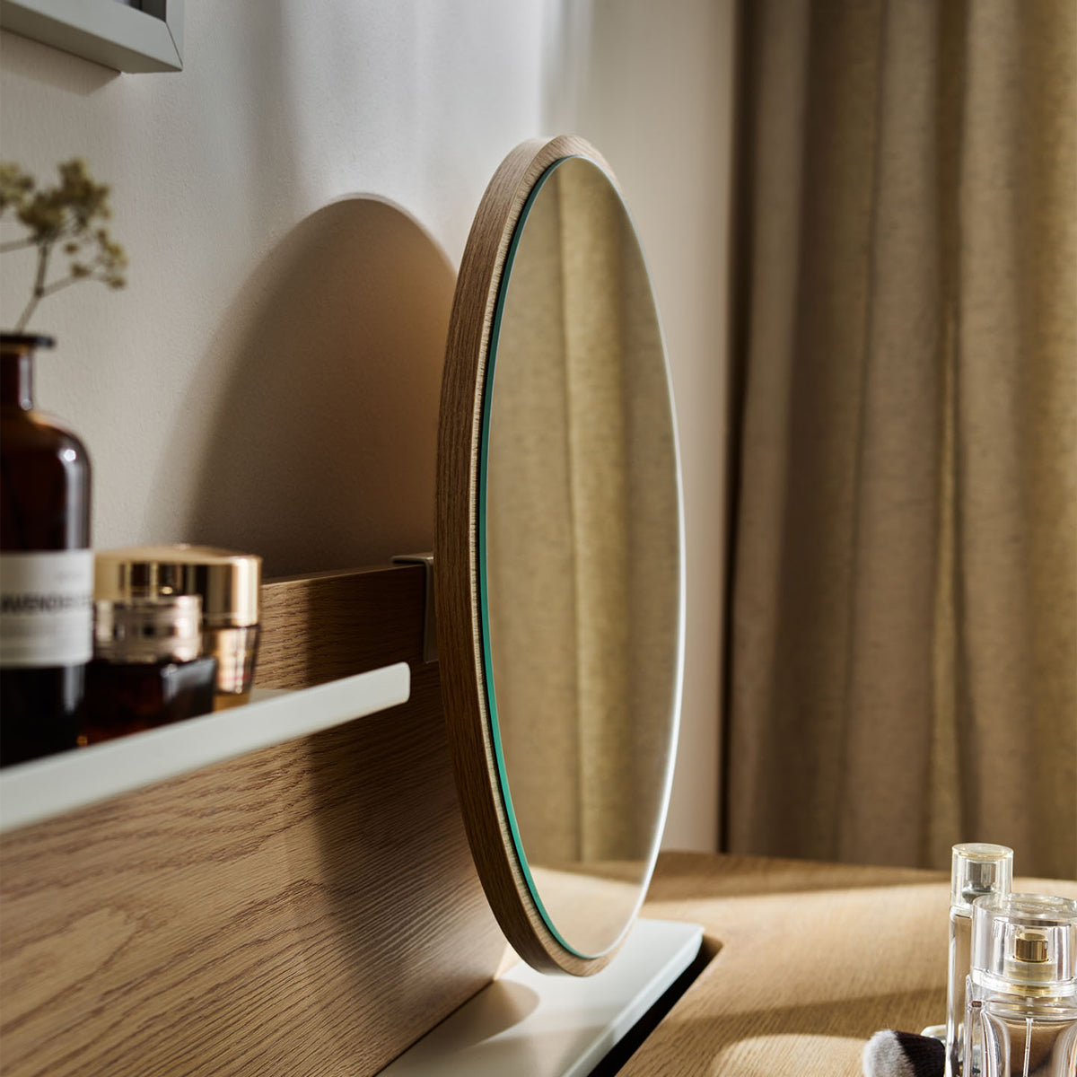 Кръгло огледало за бюро Well