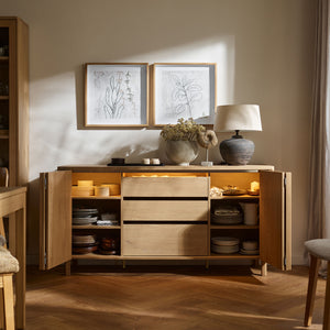 Бюфет с чекмеджета и осветление Well