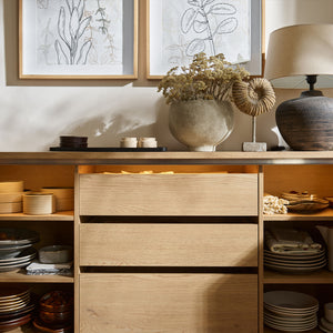 Бюфет с чекмеджета и осветление Well