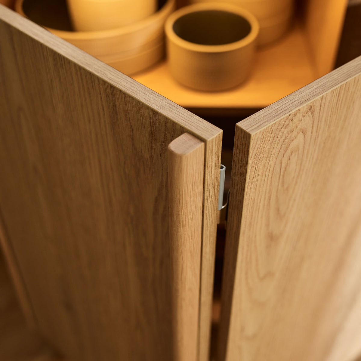 Бюфет с чекмеджета и осветление Well