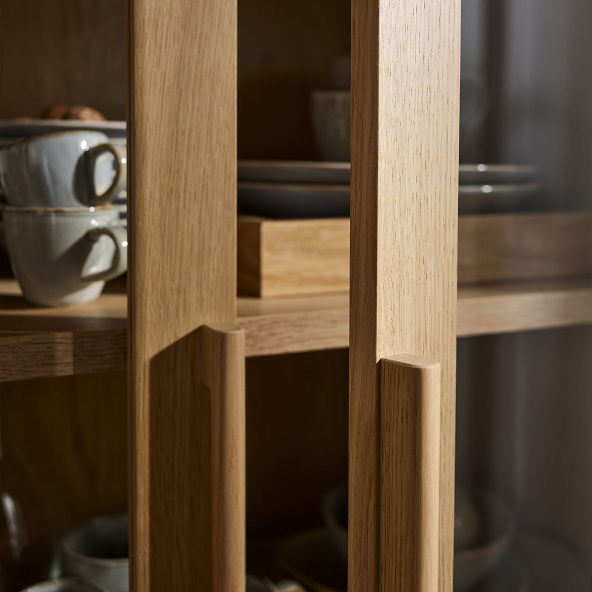 Двукрила витрина Well