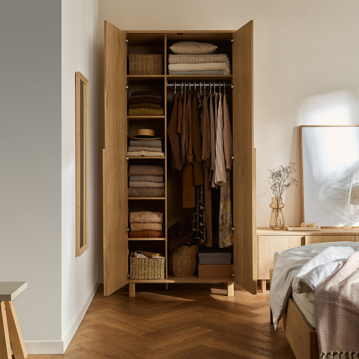 Двукрилен гардероб Well