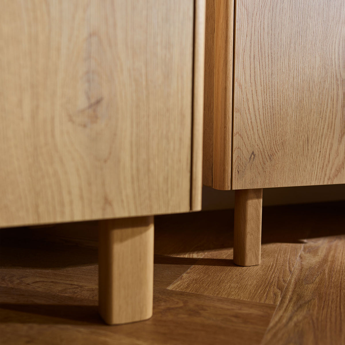 Двукрилен гардероб Well