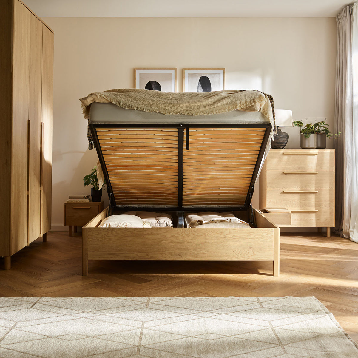 Легло с рафтове Well