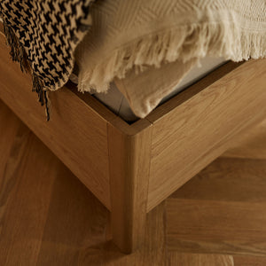 Легло с рафтове Well