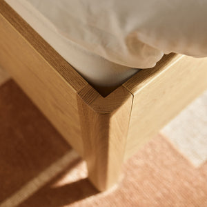 Легло с тапицирана табла Well