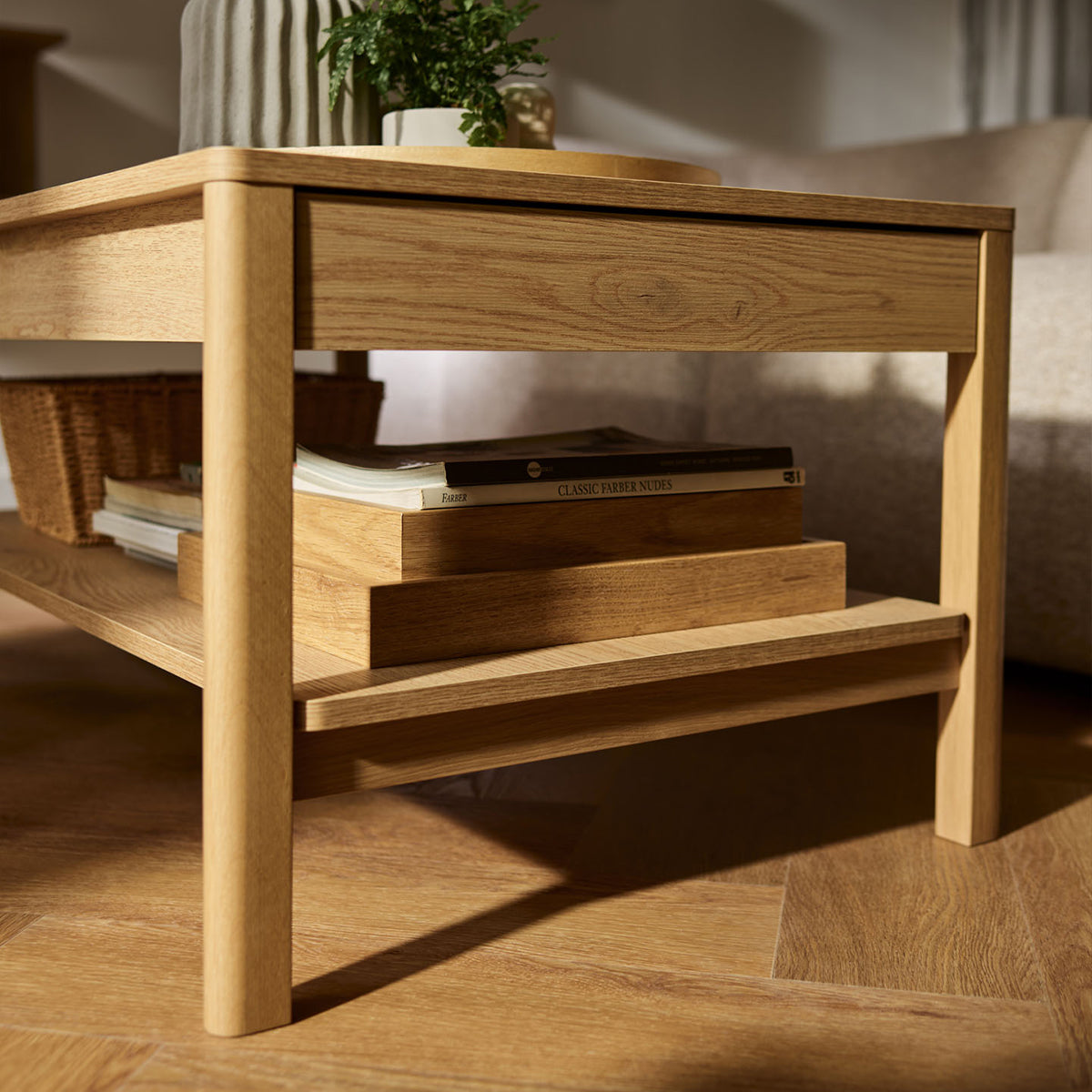 Правоъгълна холна маса с чекмедже Well