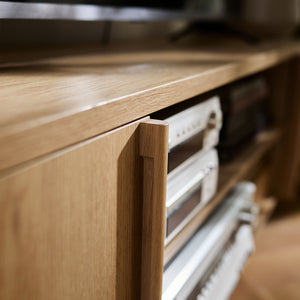 Широк шкаф за телевизор Well