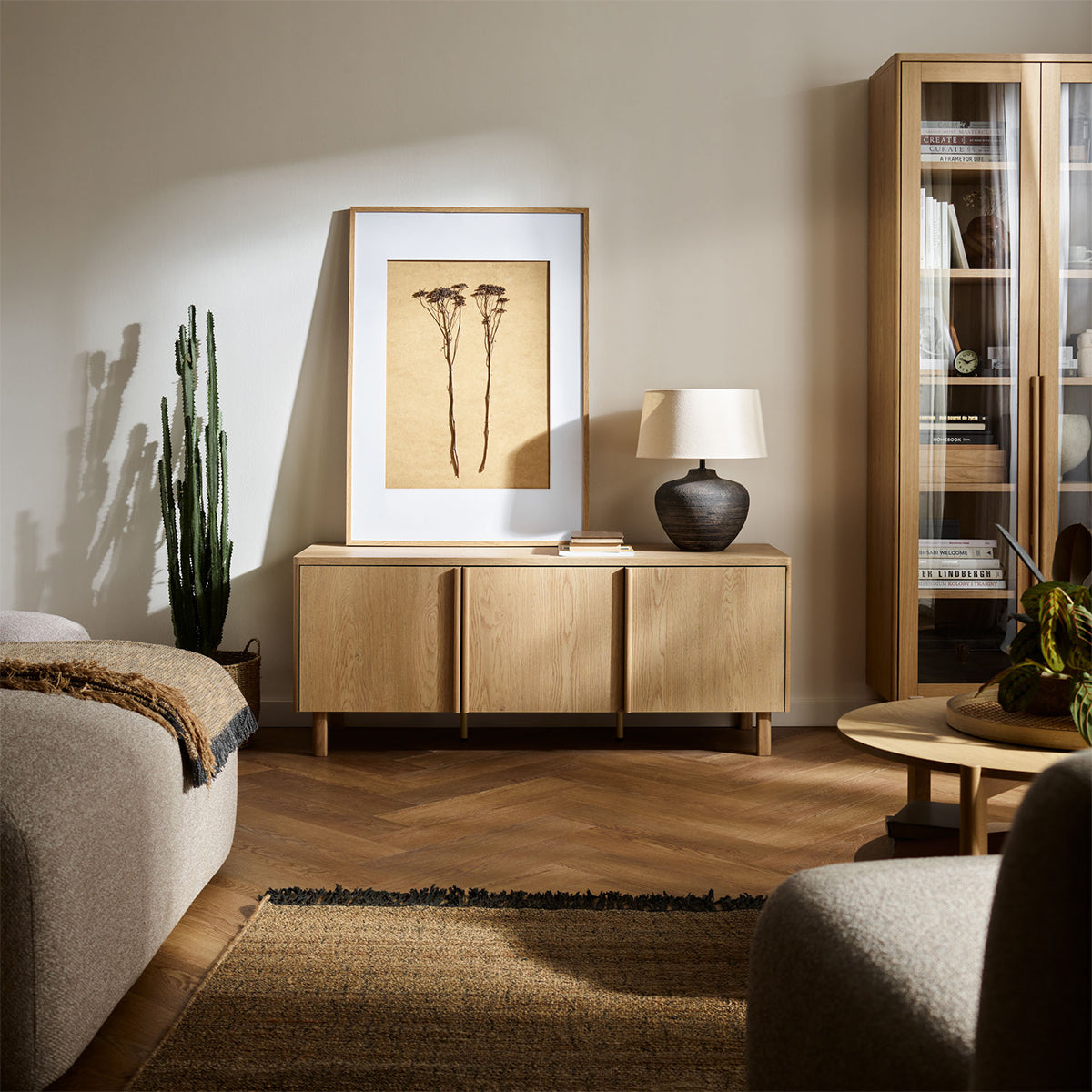 Тесен шкаф за телевизор Well