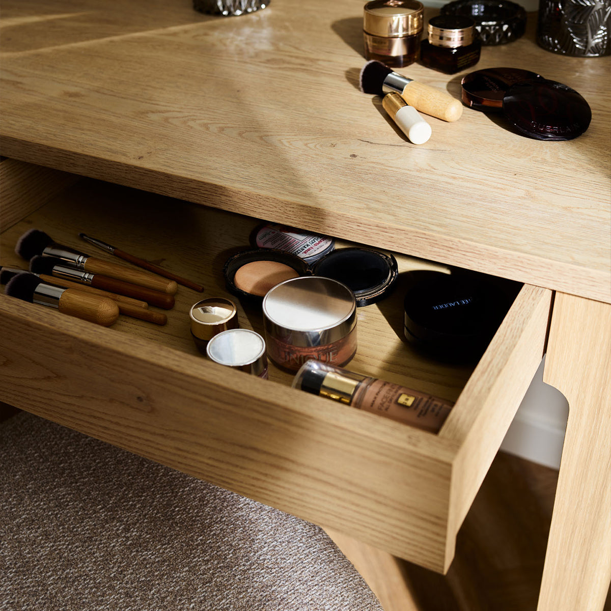 Тоалетка Well