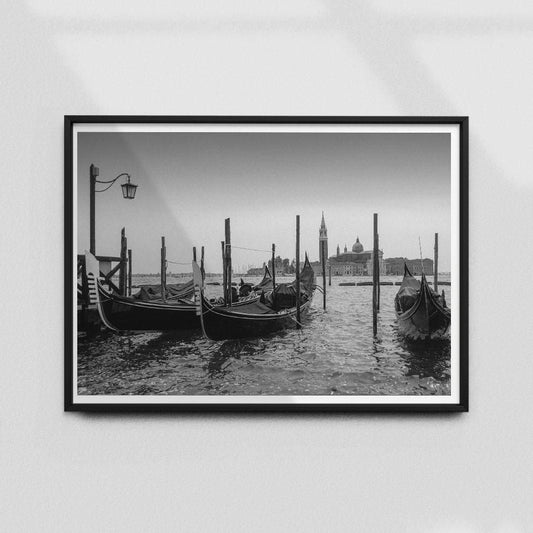 Постер "Gondolas in Venice" на Monochrome Hub Gallery от Флор Декор