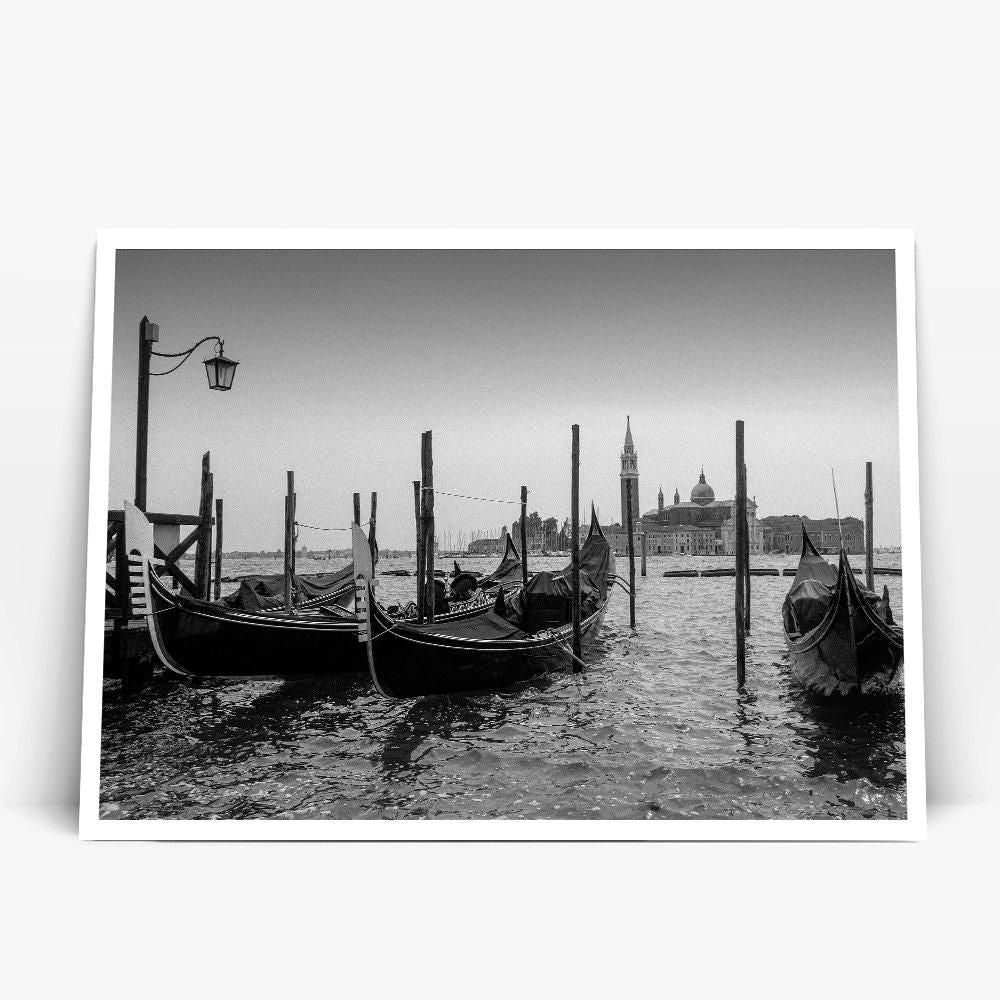 Постер "Gondolas in Venice" на Monochrome Hub Gallery от Флор Декор